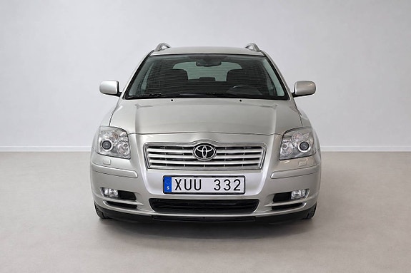 Toyota Avensis 3 of 5