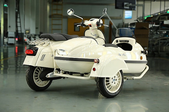 Royal Alloy GP350 med sidovagn Finns för beställning! 2 of 9