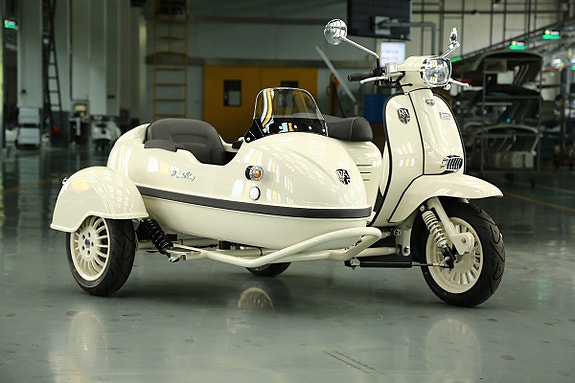 Royal Alloy GP350 med sidovagn Finns för beställning!