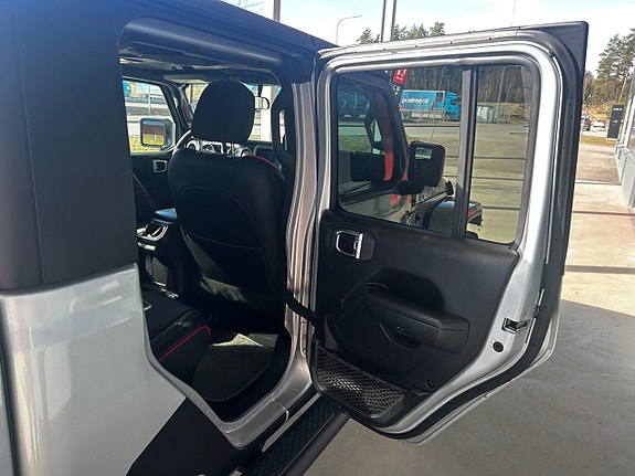 Jeep Gladiator 8 of 22