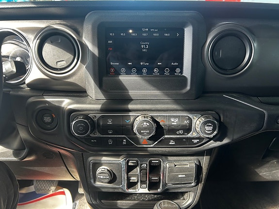 Jeep Gladiator 17 of 22