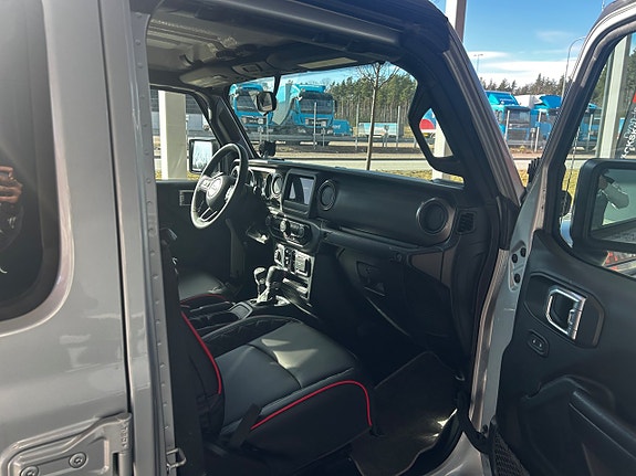 Jeep Gladiator 13 of 22