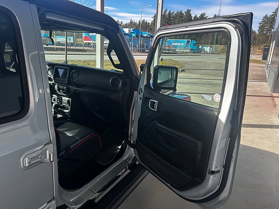 Jeep Gladiator 12 of 22