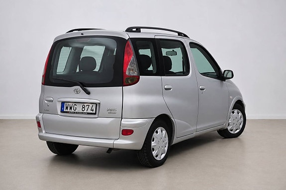 Toyota Yaris Verso 6 of 19
