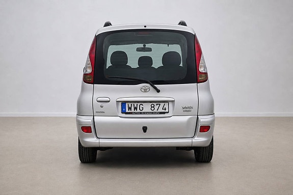 Toyota Yaris Verso 5 of 19