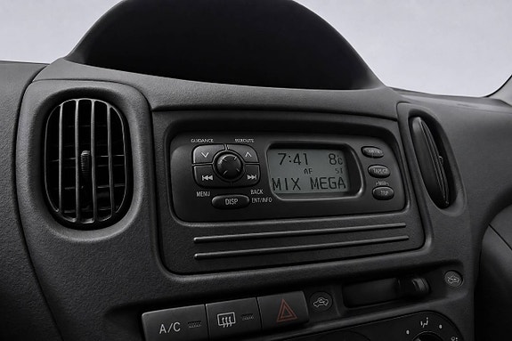Toyota Yaris Verso 18 of 19