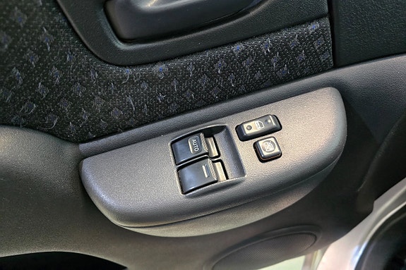 Toyota Yaris Verso 11 of 19