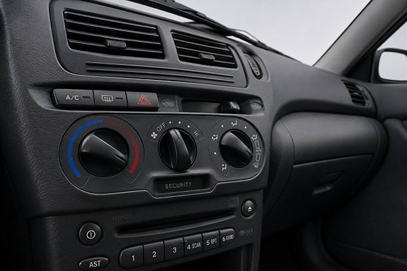 Toyota Yaris Verso 17 of 19