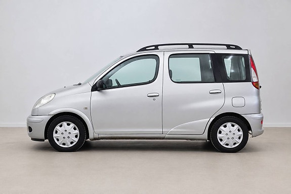 Toyota Yaris Verso 4 of 19