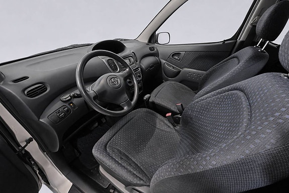 Toyota Yaris Verso 7 of 19
