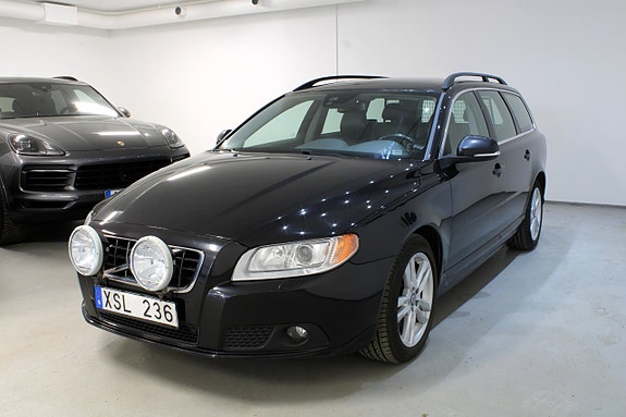 Volvo V70 3 of 5