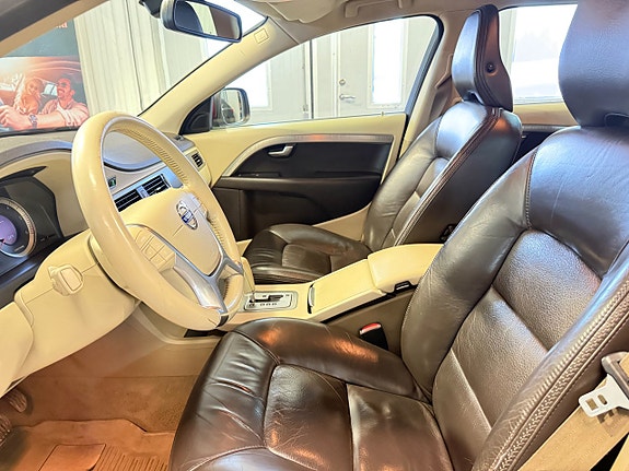 Volvo XC70 7 of 12