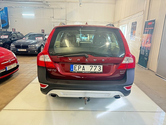 Volvo XC70 12 of 12