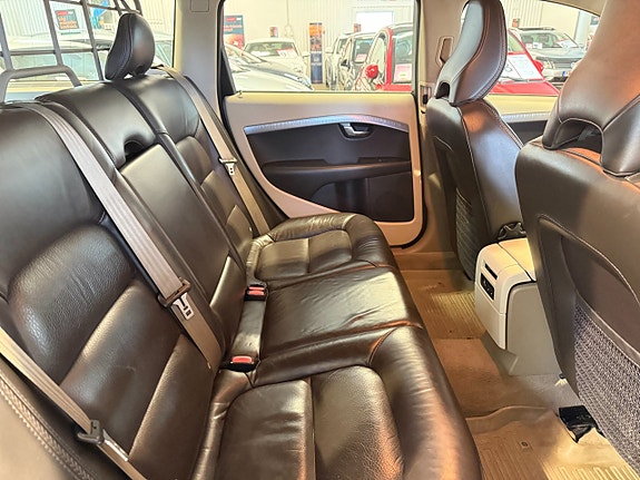 Volvo XC70 10 of 12