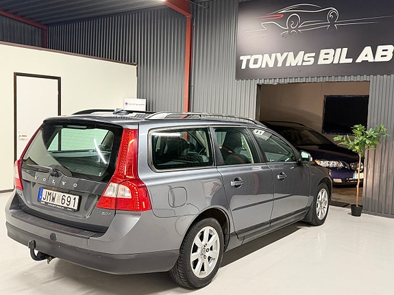 Volvo V70 10 of 16