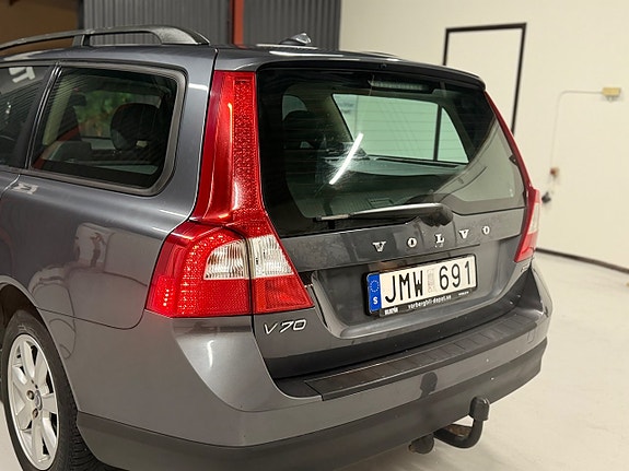 Volvo V70 8 of 16