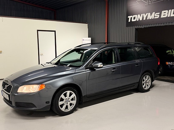 Volvo V70 2 of 16