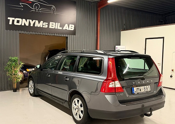 Volvo V70 7 of 16