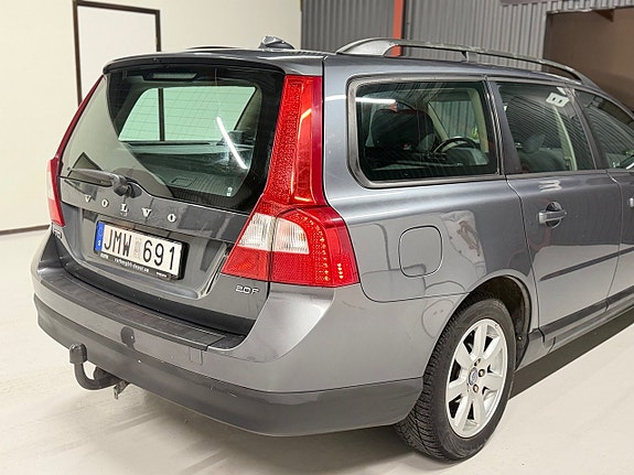 Volvo V70 11 of 16