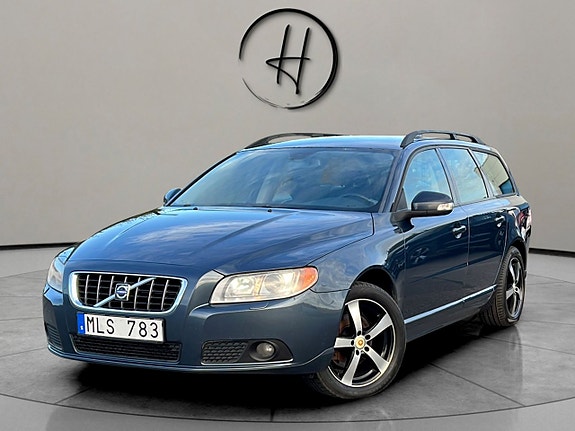 Volvo V70 2 of 17