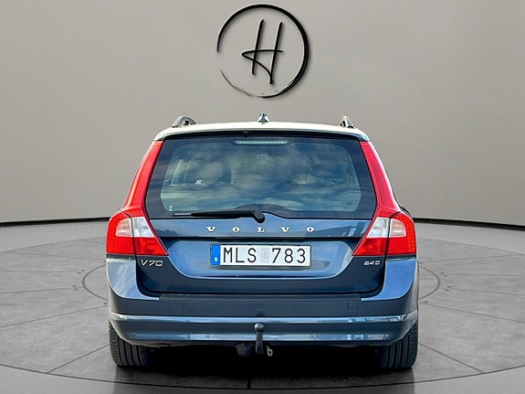 Volvo V70 4 of 17