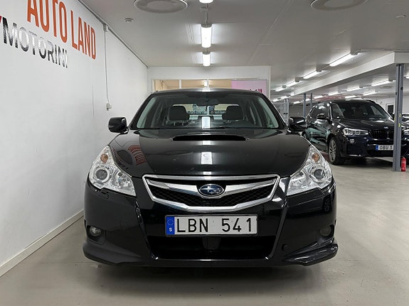 Subaru Legacy 2 of 5
