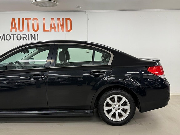Subaru Legacy 5 of 5