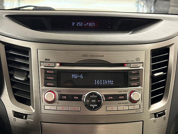 Subaru Legacy 26 of 27