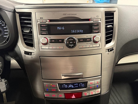 Subaru Legacy 24 of 27