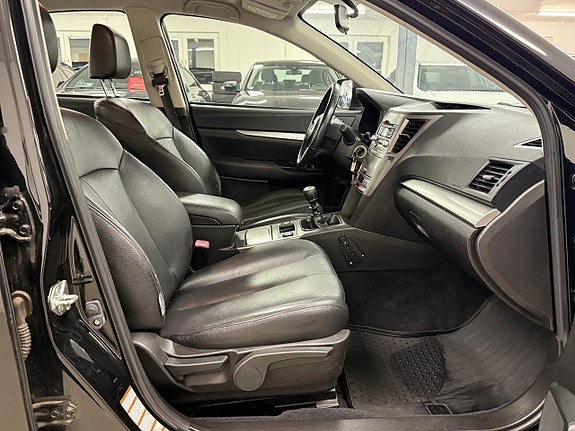 Subaru Legacy 18 of 27