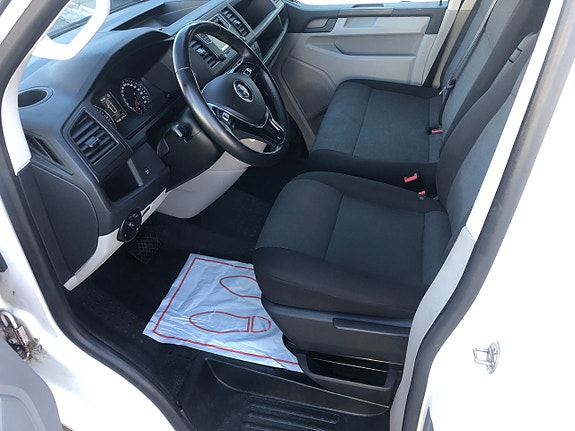 Volkswagen Transporter 15 of 24