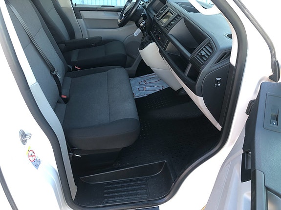 Volkswagen Transporter 12 of 24