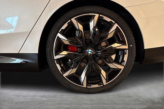 BMW 530e 15 of 18