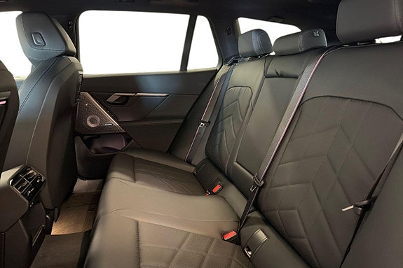 BMW 530e 11 of 18