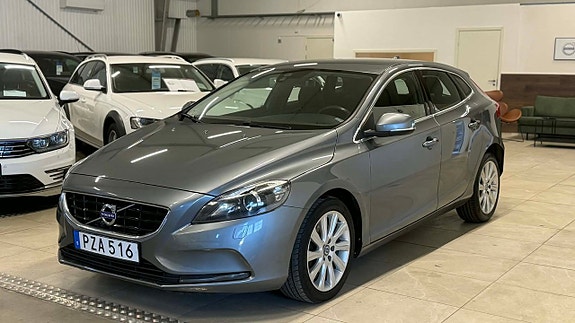 Volvo V40 3 of 27