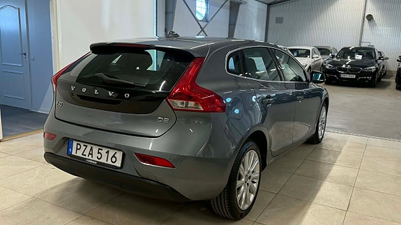 Volvo V40 10 of 27
