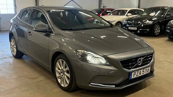 Volvo V40 22 of 27