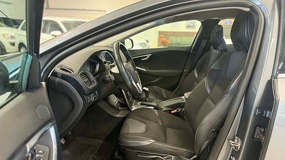 Volvo V40 27 of 27