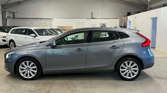 Volvo V40 6 of 27