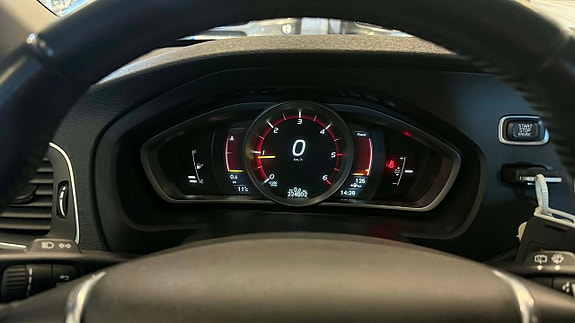 Volvo V40 13 of 27