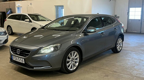 Volvo V40 18 of 27