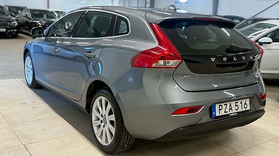 Volvo V40 8 of 27
