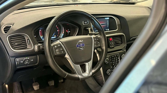 Volvo V40 15 of 27