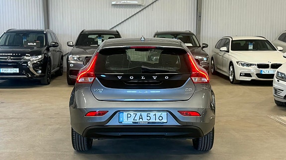 Volvo V40 23 of 27