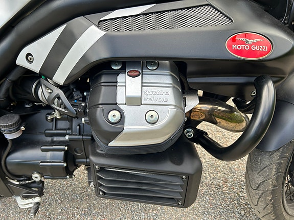 Moto Guzzi Griso 1200SE Roadster 2 of 5