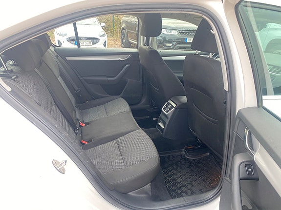 Skoda Octavia 12 of 26