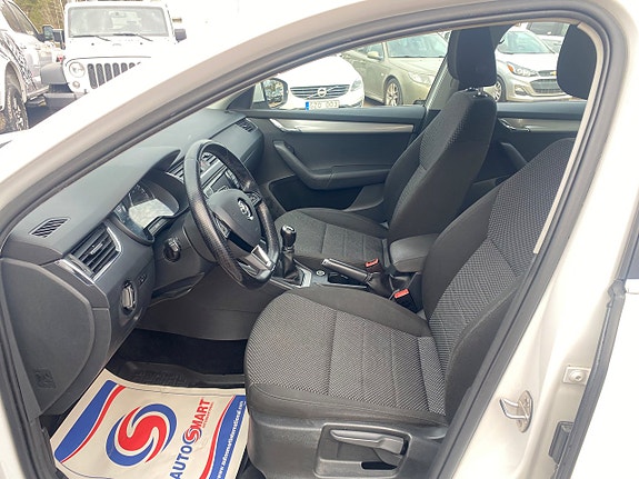 Skoda Octavia 10 of 26