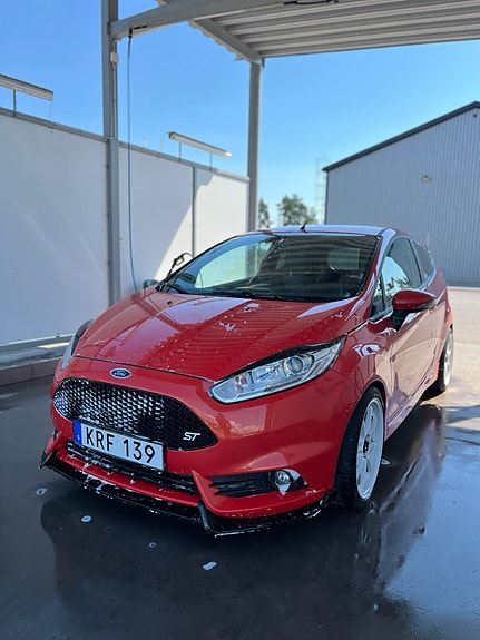 Ford Fiesta 3 of 9