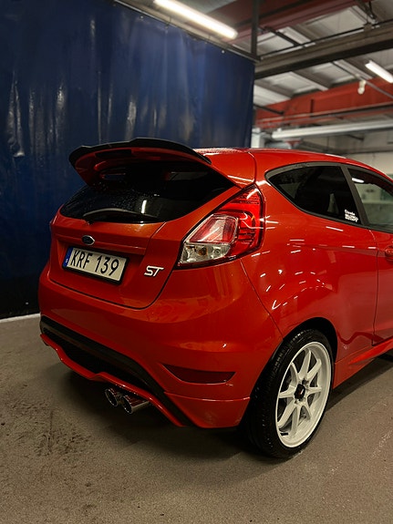 Ford Fiesta 4 of 9