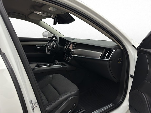 Volvo V90 24 of 30